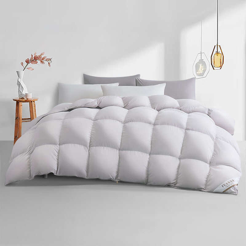 Couette Moelleuse en Duvet d'Oie FU Anna, Lit Double (230x229 cm)