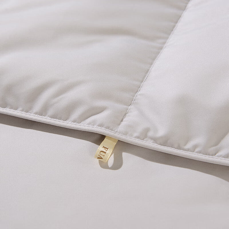 Couette Moelleuse en Duvet d'Oie FU Anna, Lit Double (230x229 cm)