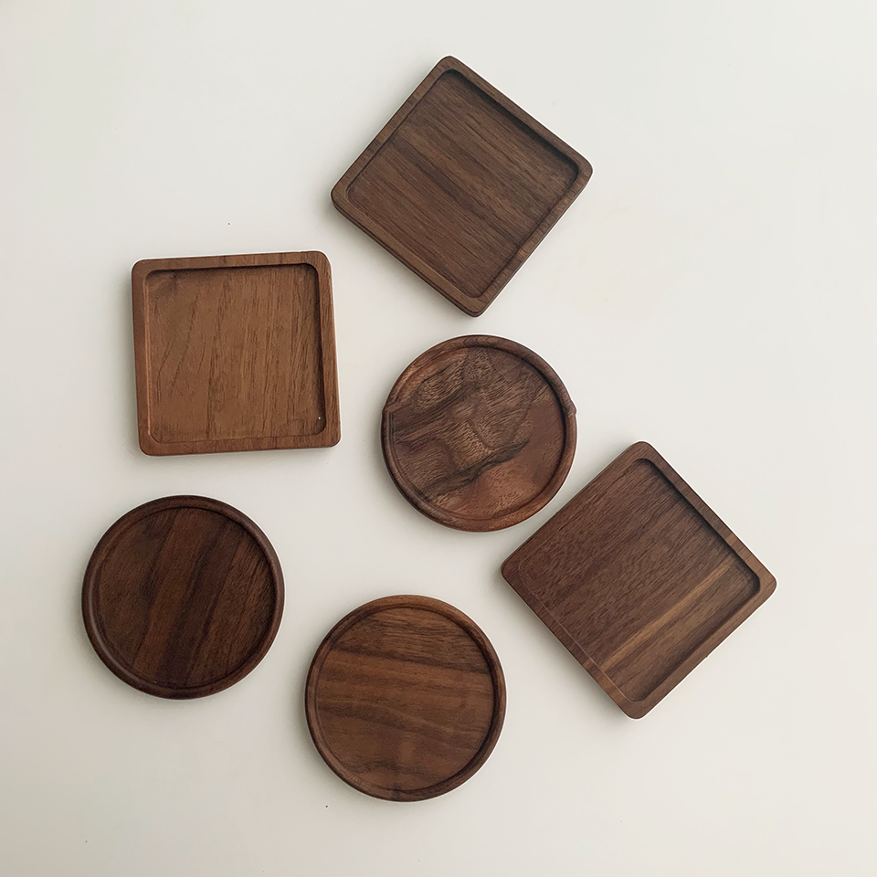 Sous-verre en Bois de Noyer Japonais Non Peint et Isolé